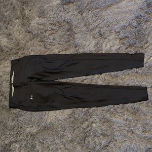 Under armour leggings.